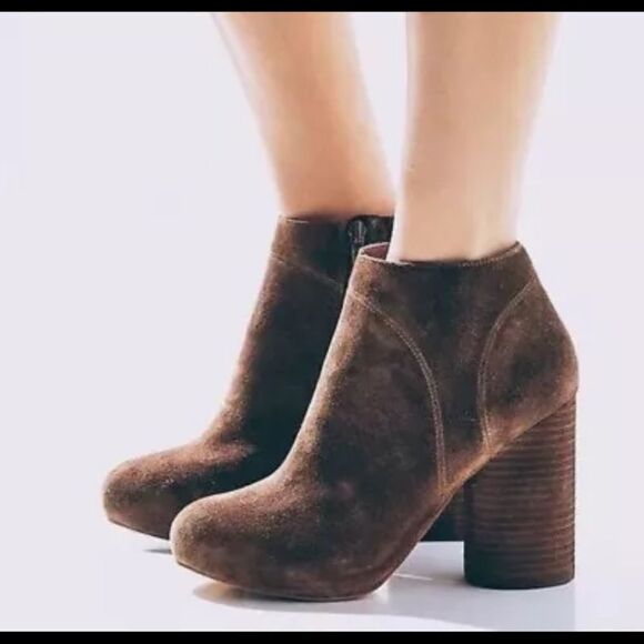 Jeffrey Campbell ‘Hanger’ Suede Bootie 9 - Picture 1 of 9